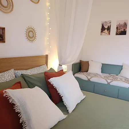 Colors Of 2 Bedrooms, Near Center, Near Bus Stop Appartamento