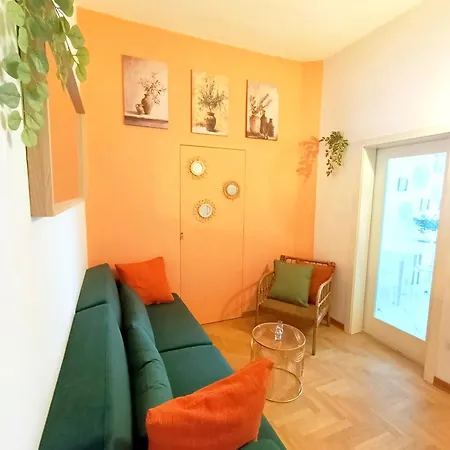 Colors Of 2 Bedrooms, Near Center, Near Bus Stop Appartamento