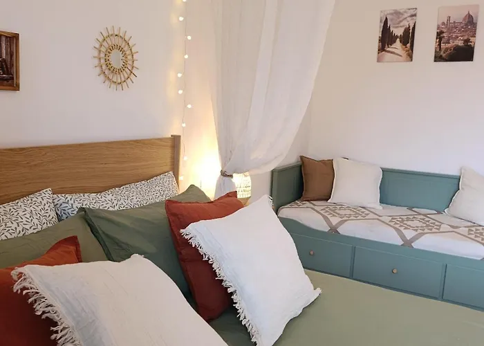 Colors Of 2 Bedrooms, Near Center, Near Bus Stop Appartamento