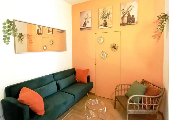 Colors Of 2 Bedrooms, Near Center, Near Bus Stop Appartamento